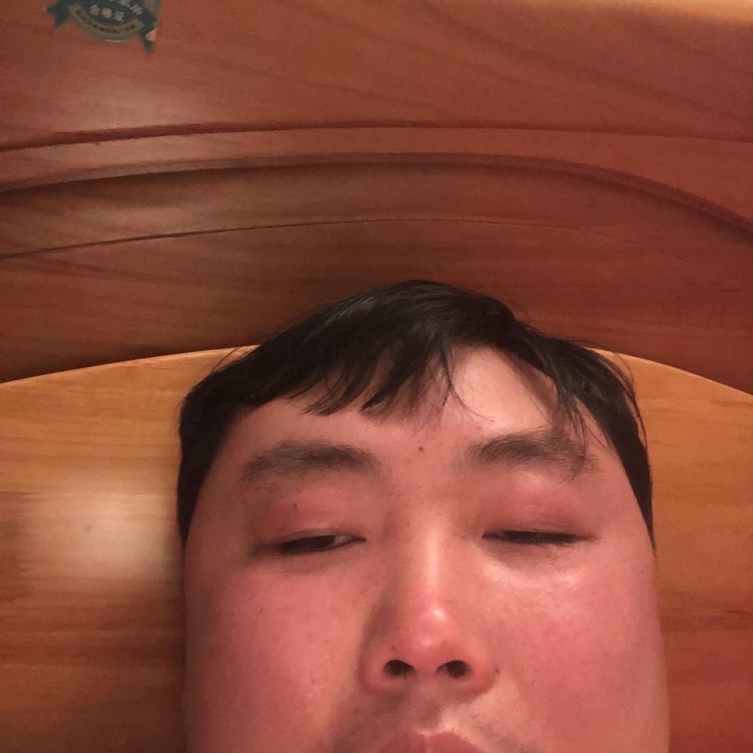 邹怡佳