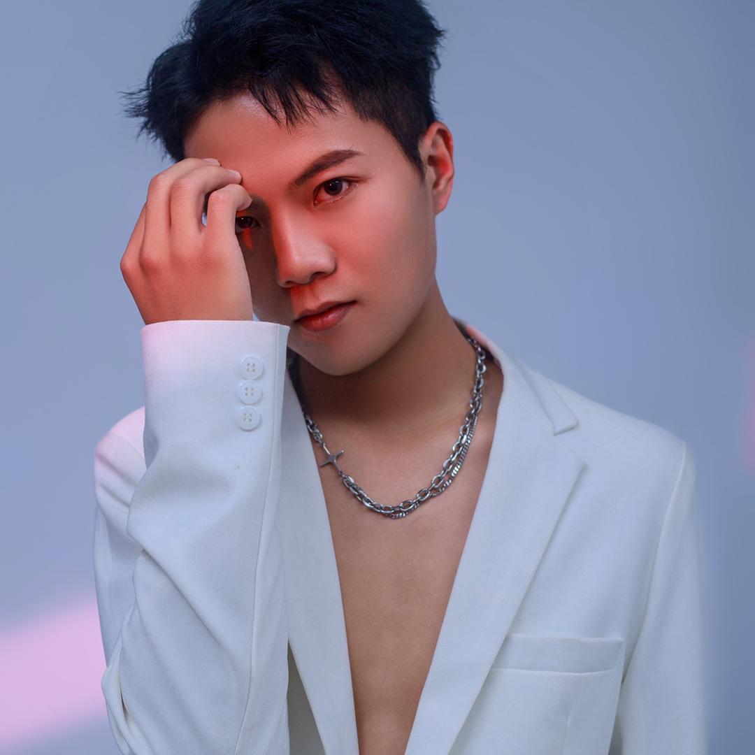 发型设计-李伟