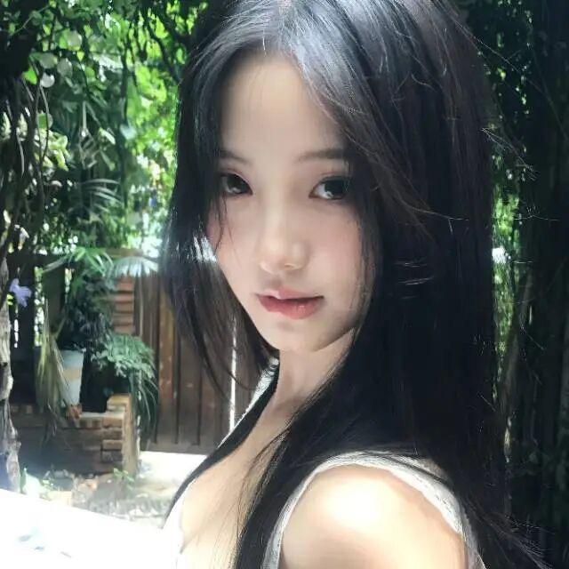 妮妮.