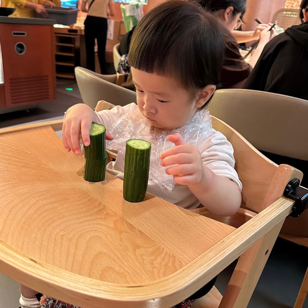 小莯莯