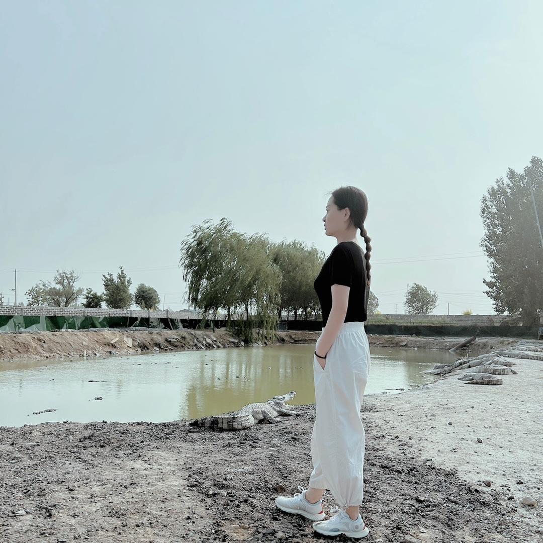 鳄鱼潭小李妮