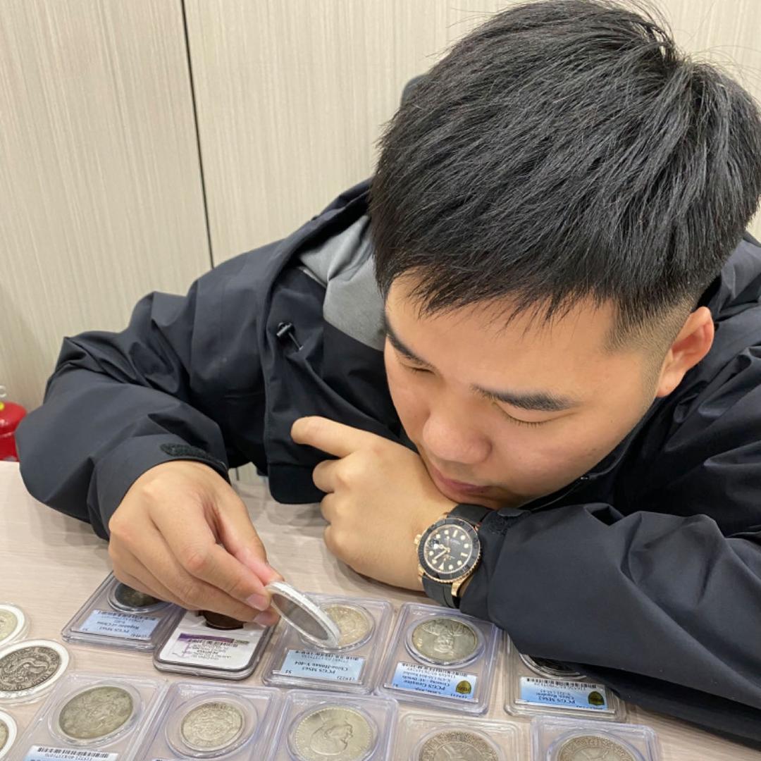 是爱收藏的小潘