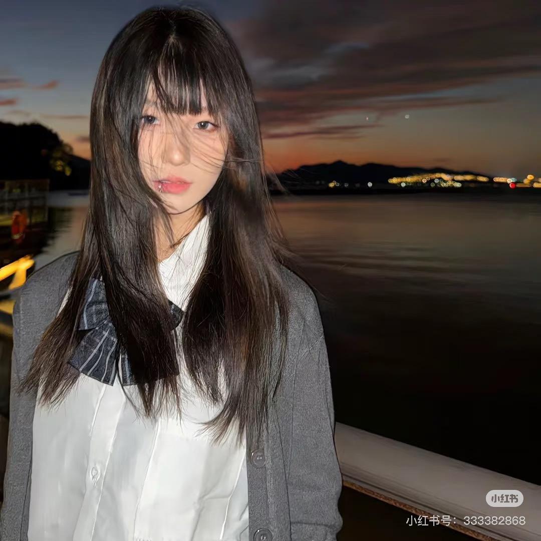 西西.