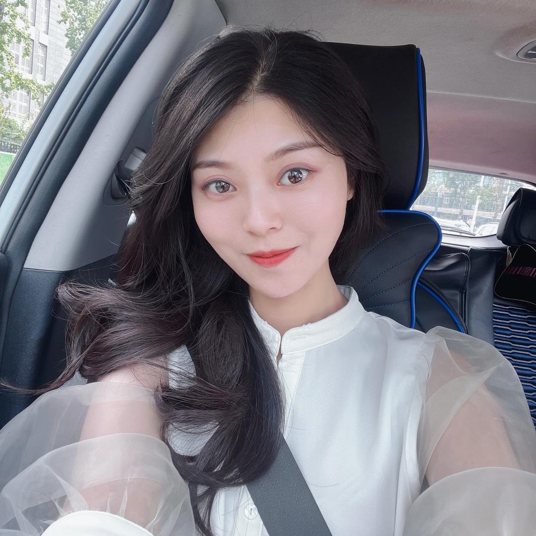 @优优女装穿搭