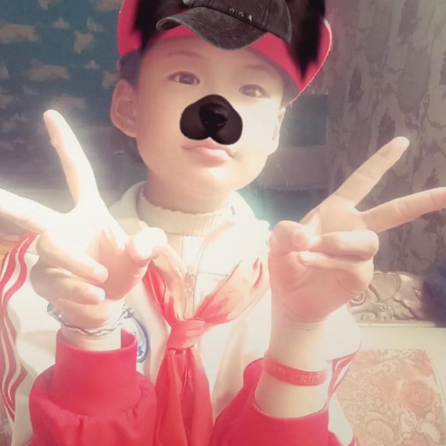 漂亮的小姑娘👧🏻