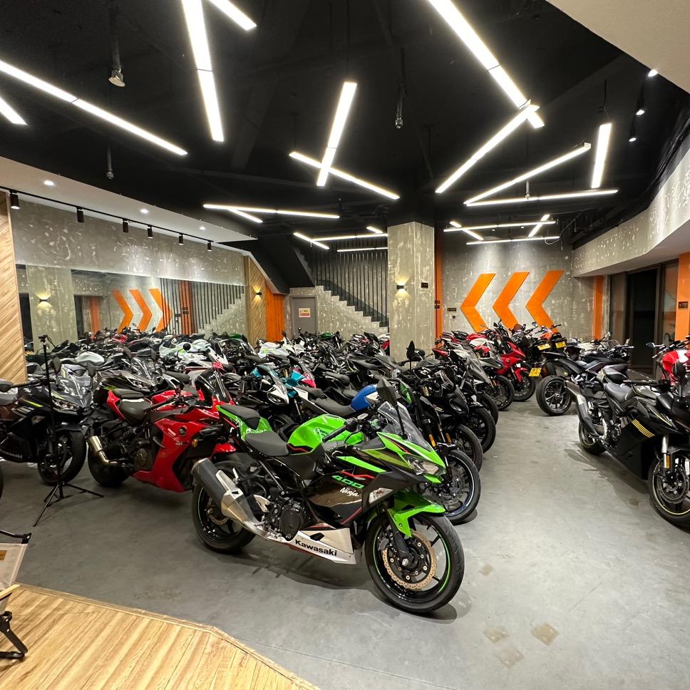 不务正业的莫老师