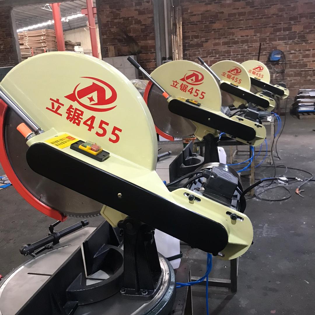 立锯门窗设备厂