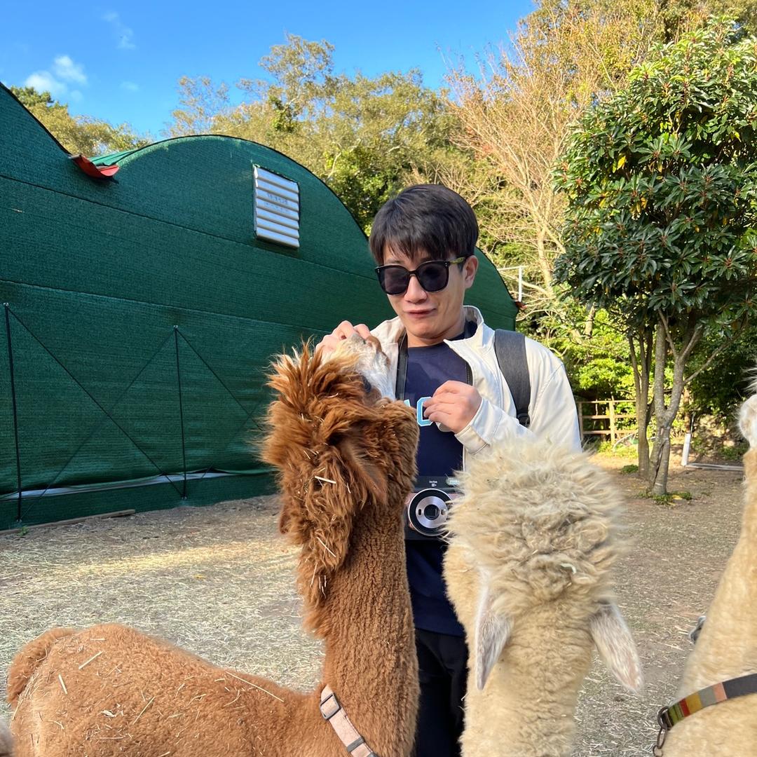 祎个化妆品硕士