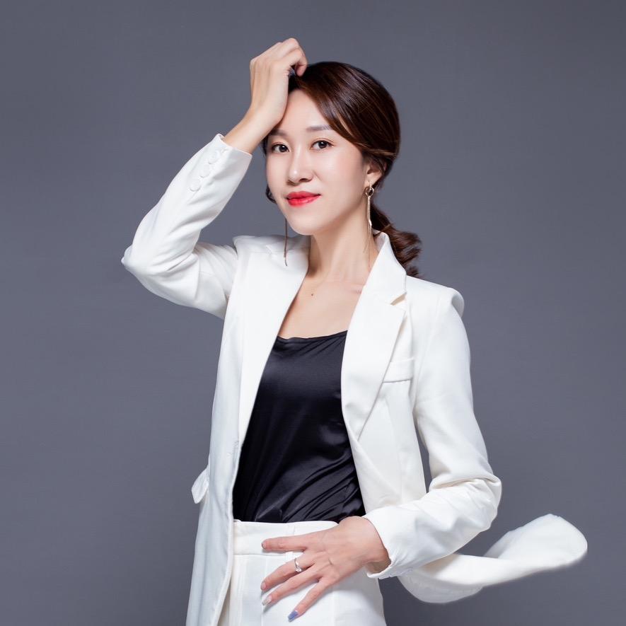 玺悦采耳老板娘