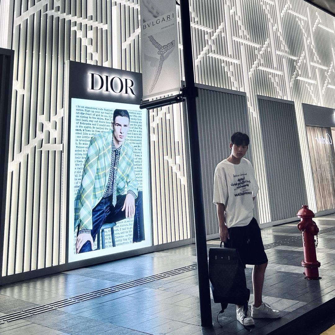 台泽说男发竹石