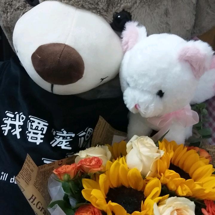 Lauw_ 酱酱酱酱🍅 ᐝ