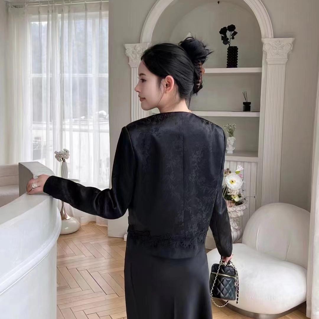 衣美纳女装：燕姐