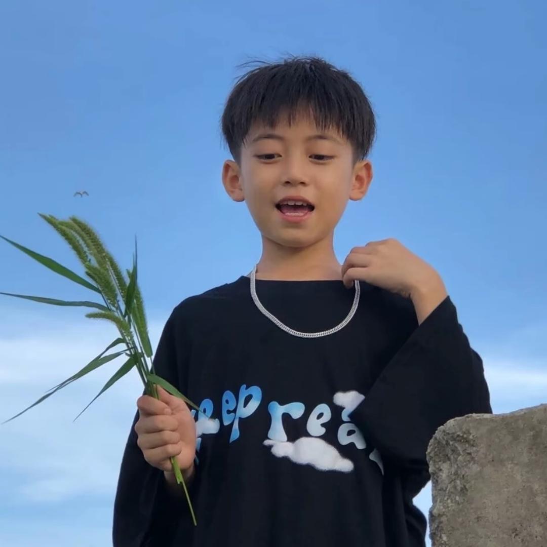 不知名.