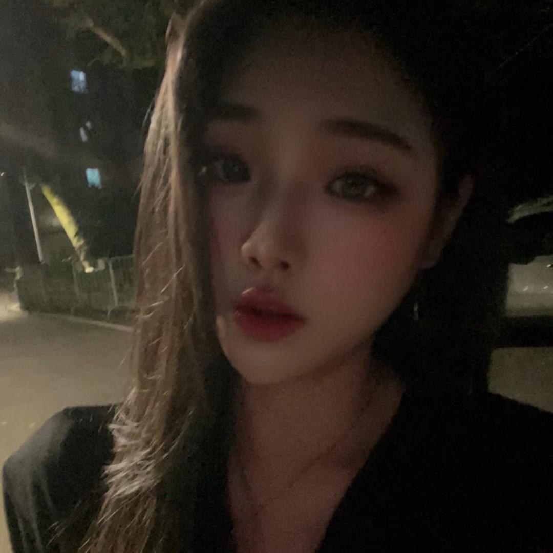 喜欢化妆的钢琴老师