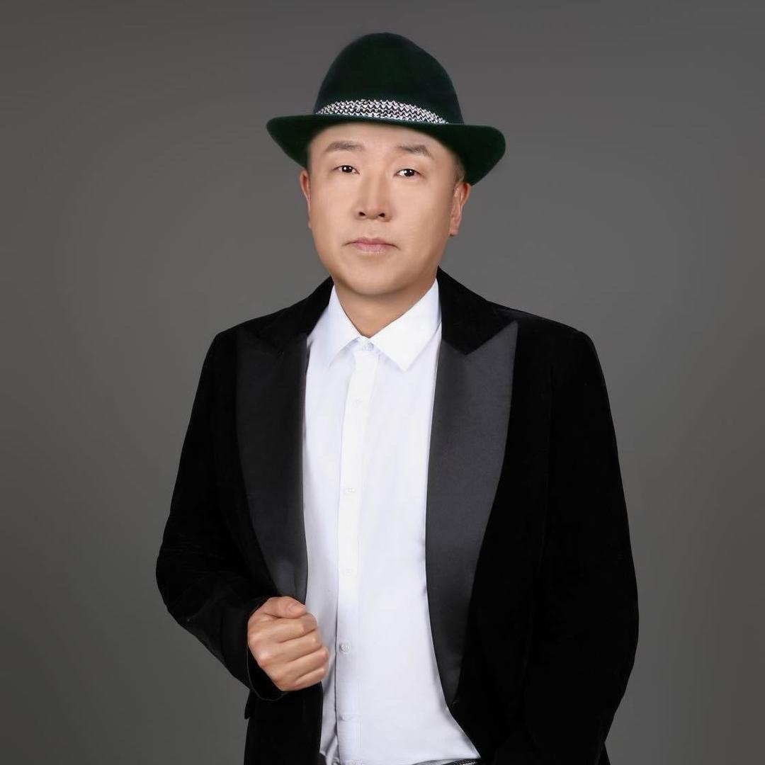 西𡶶发型设计. 杨永鹏