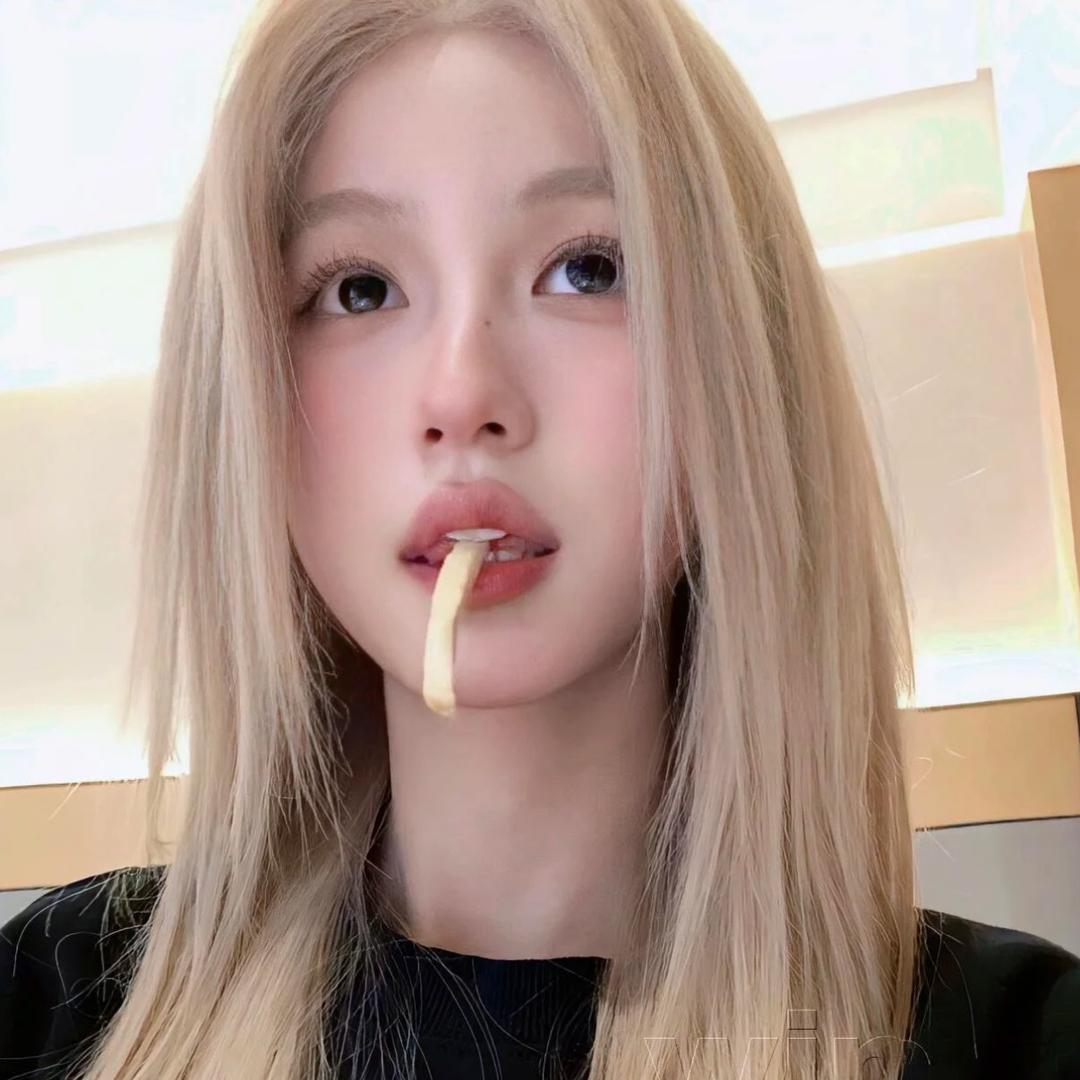 吃喝玩乐的小怡