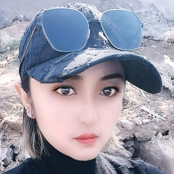 卖🌸的小姐姐（花之囍）