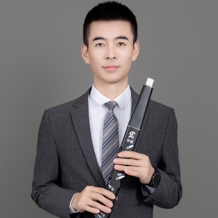 华魅电吹管管小周