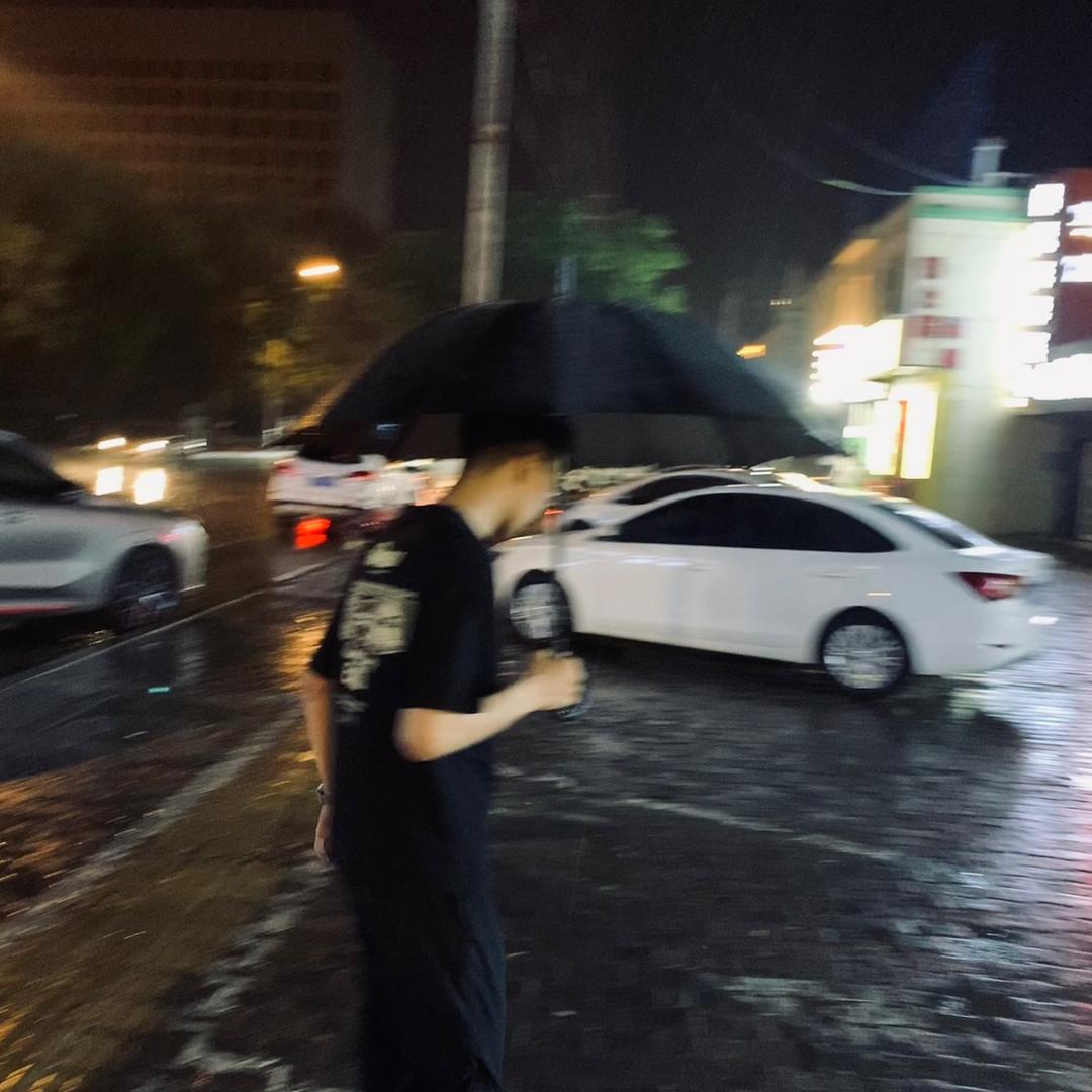 扫黄被追三条街