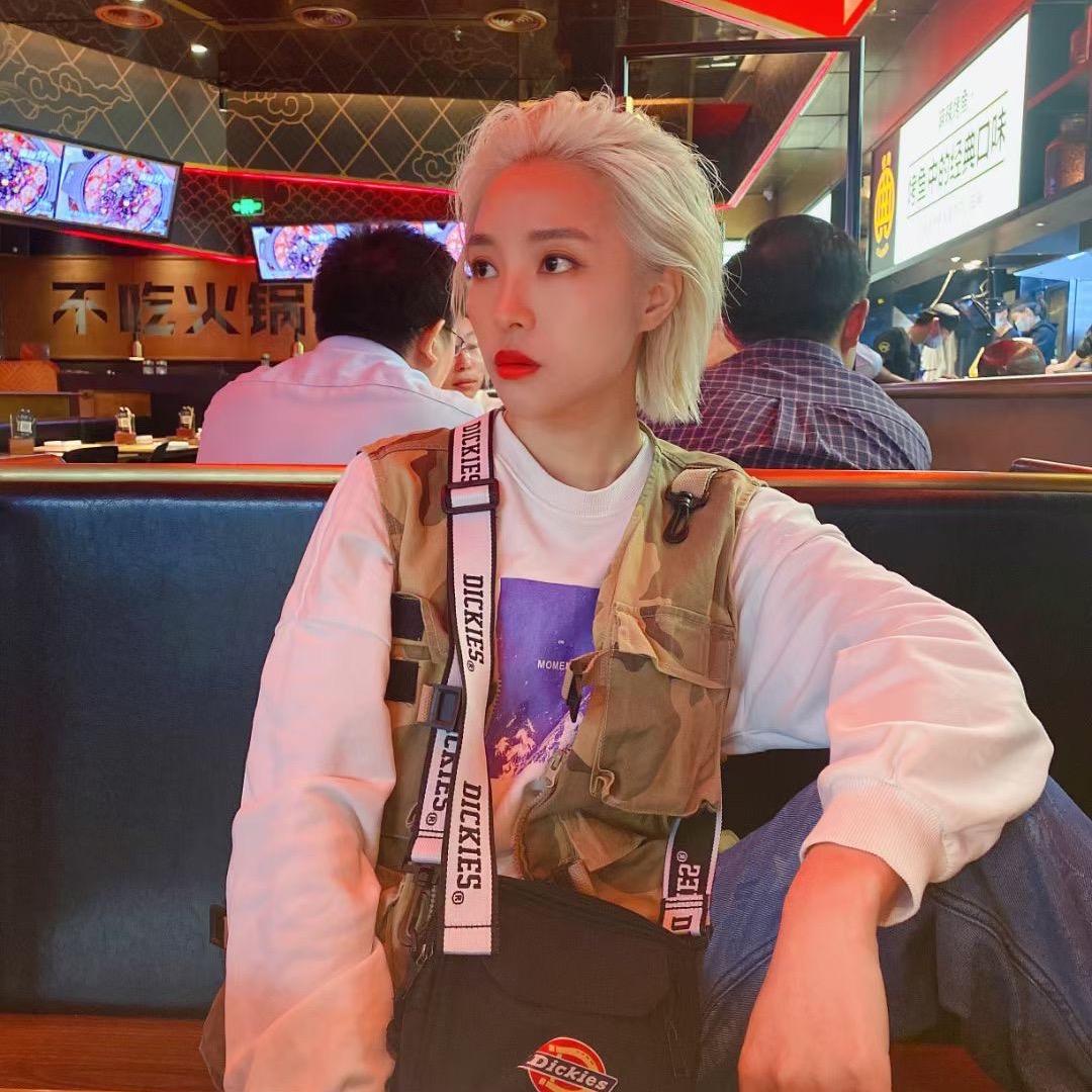 Ⅴ-líng⁵²¹⁰❀_☆