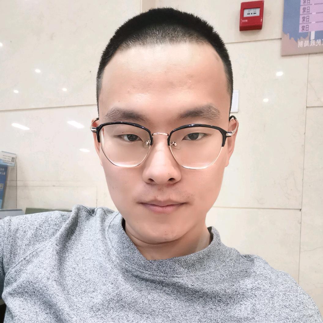 热爱篮球的小青年儿