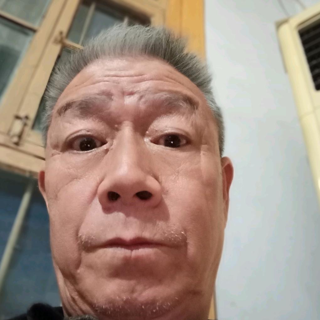 一家之主的作品。