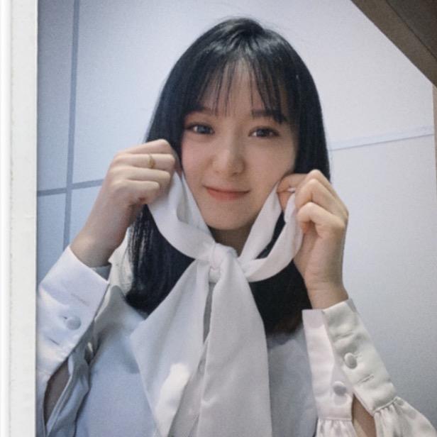 卖房子的小姐姐👧