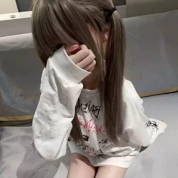 ︘