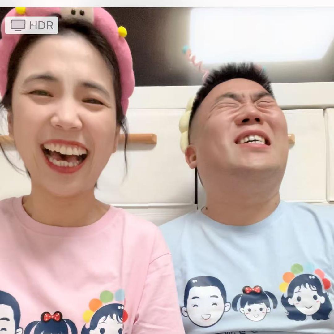 认真做早教的两口子