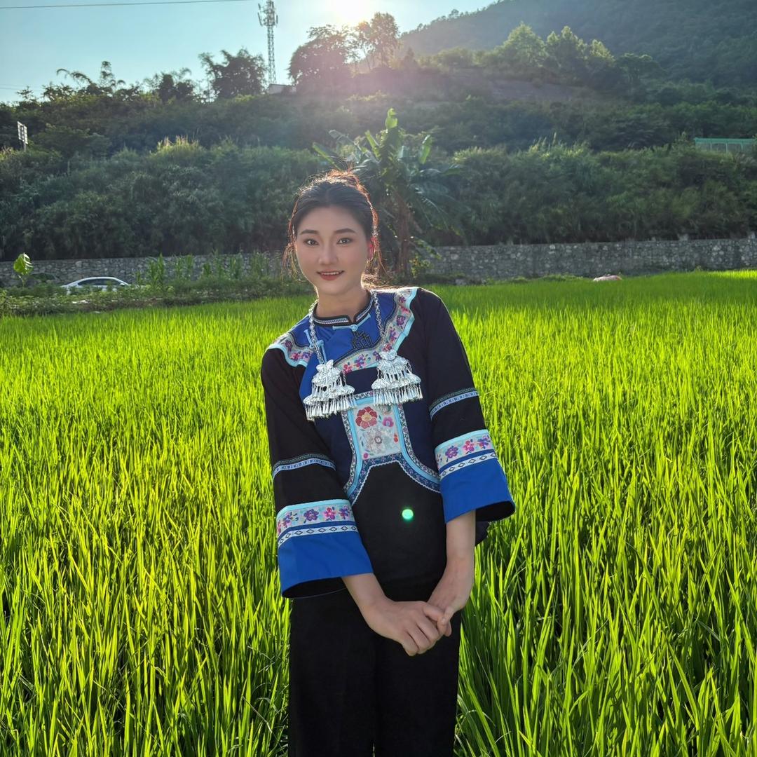 玲珑布依～小玲