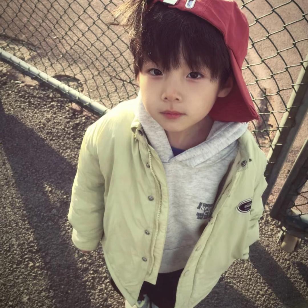 混过社会卖过萌