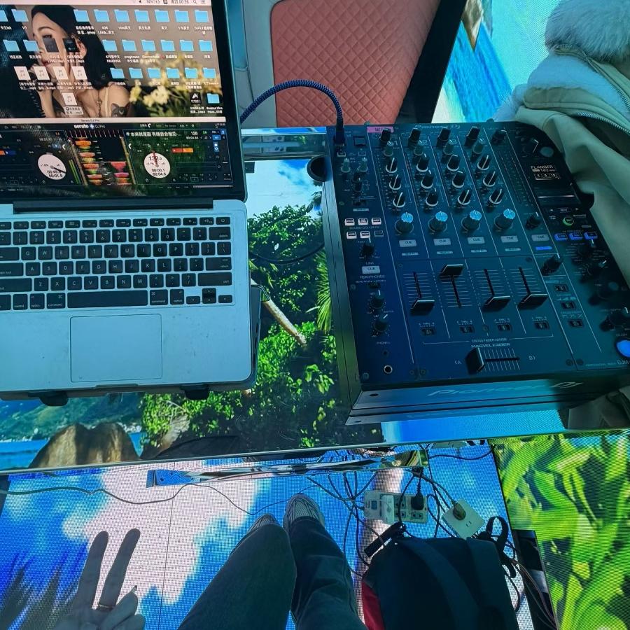 DJ周周-SE电音吧订房