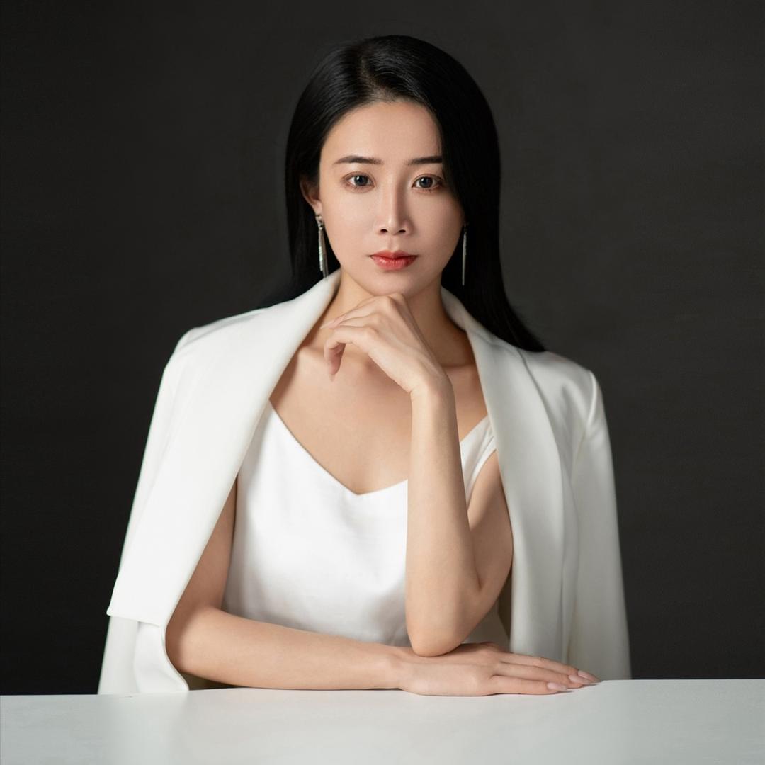 茻琪倾听
