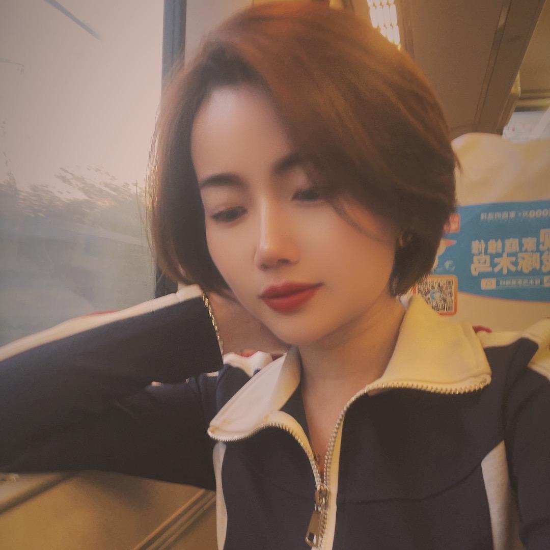 俪菲嘉妮曲线塑型（春春）