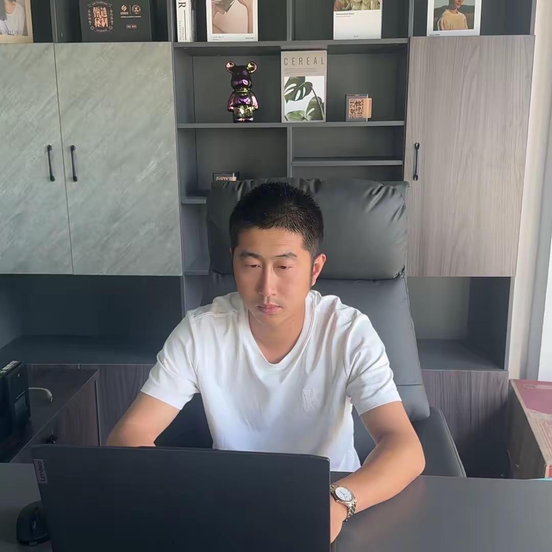昆明鑫旅行租车阿连