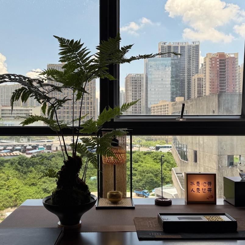 正在自娛自樂中…