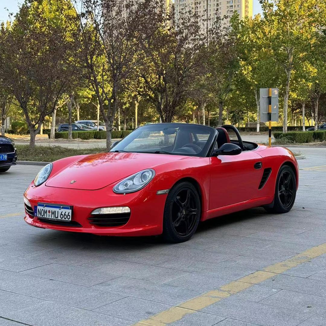 朝阳的敞篷小跑车.