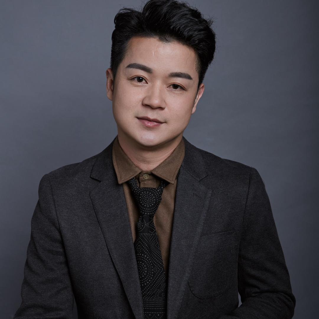 陈炫龙曙光热烫教育集团