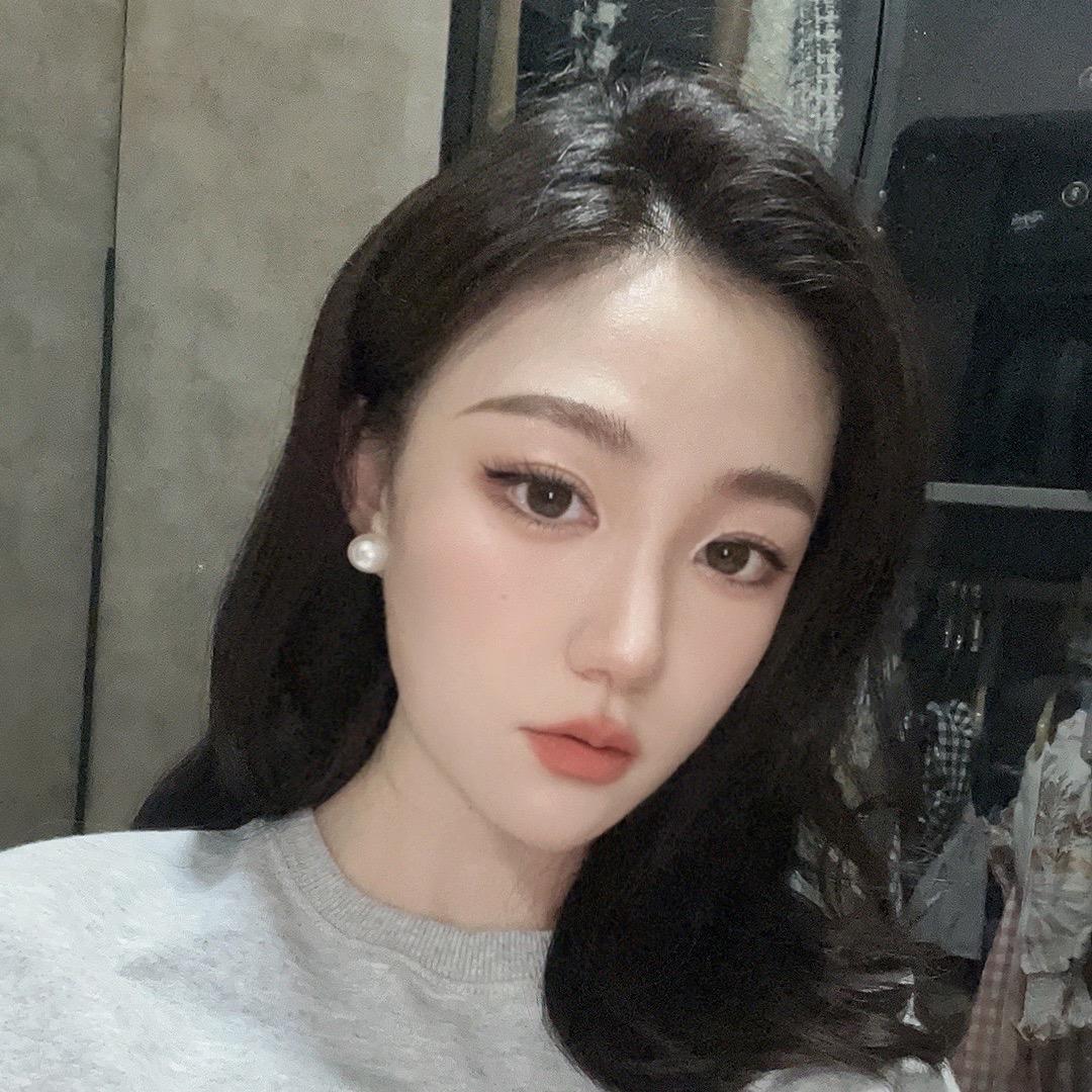 🎀雯雯不会飞🎀