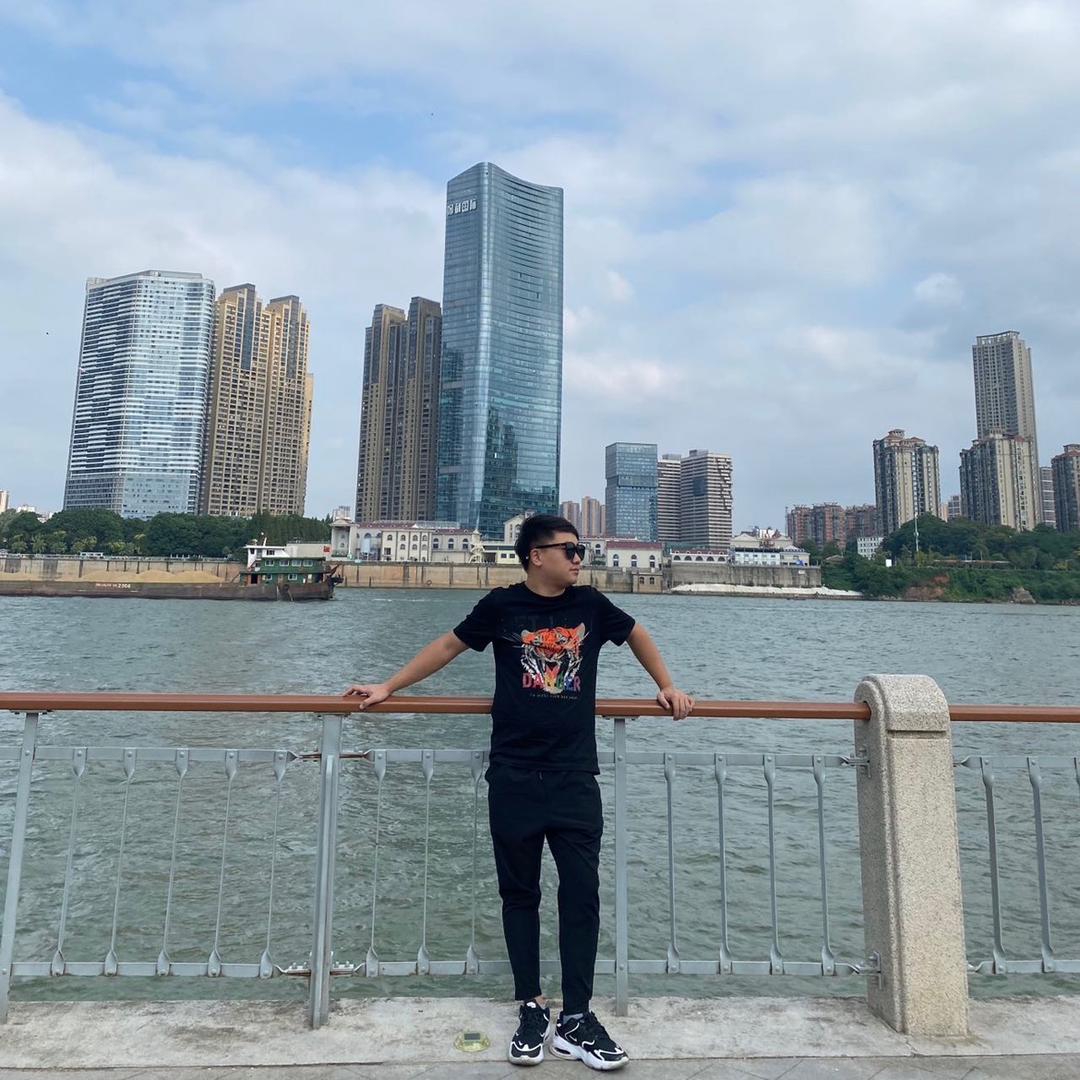 海之鲜鱼亨亨三文鱼