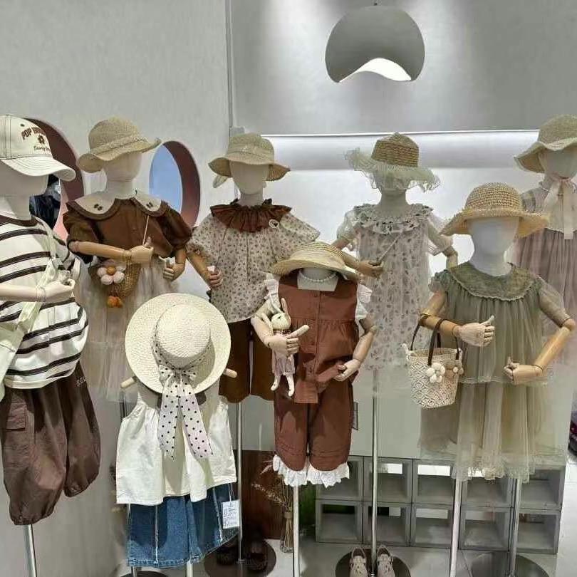 芝芝童装服饰批发