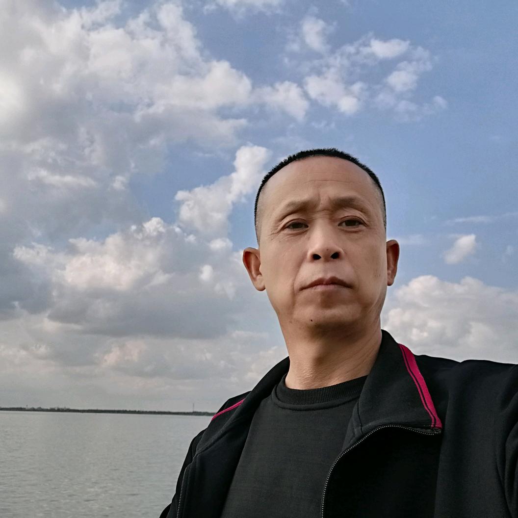 喝着啤酒唱情歌