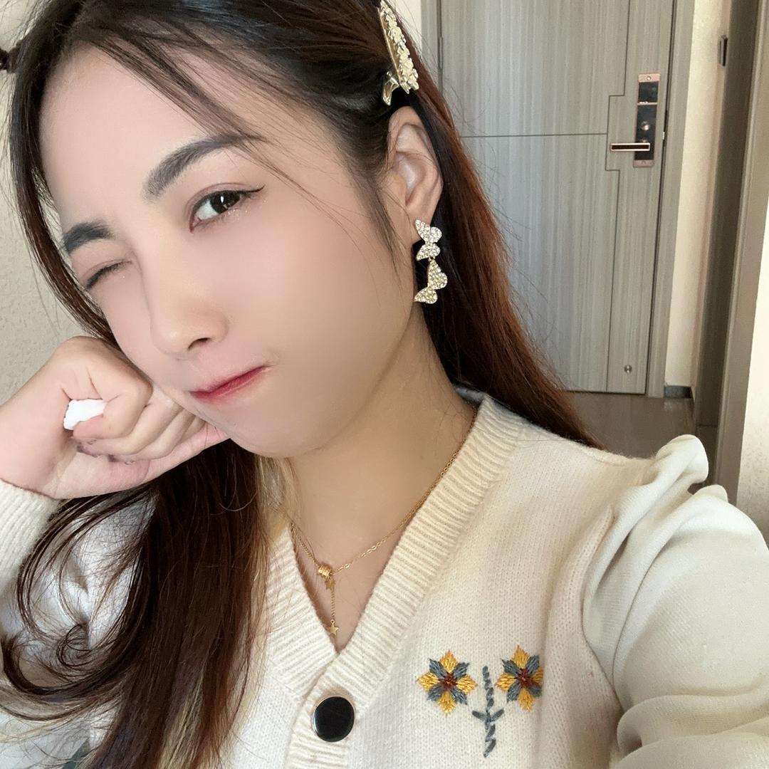 饱饱仙栀（连赞拉黑）