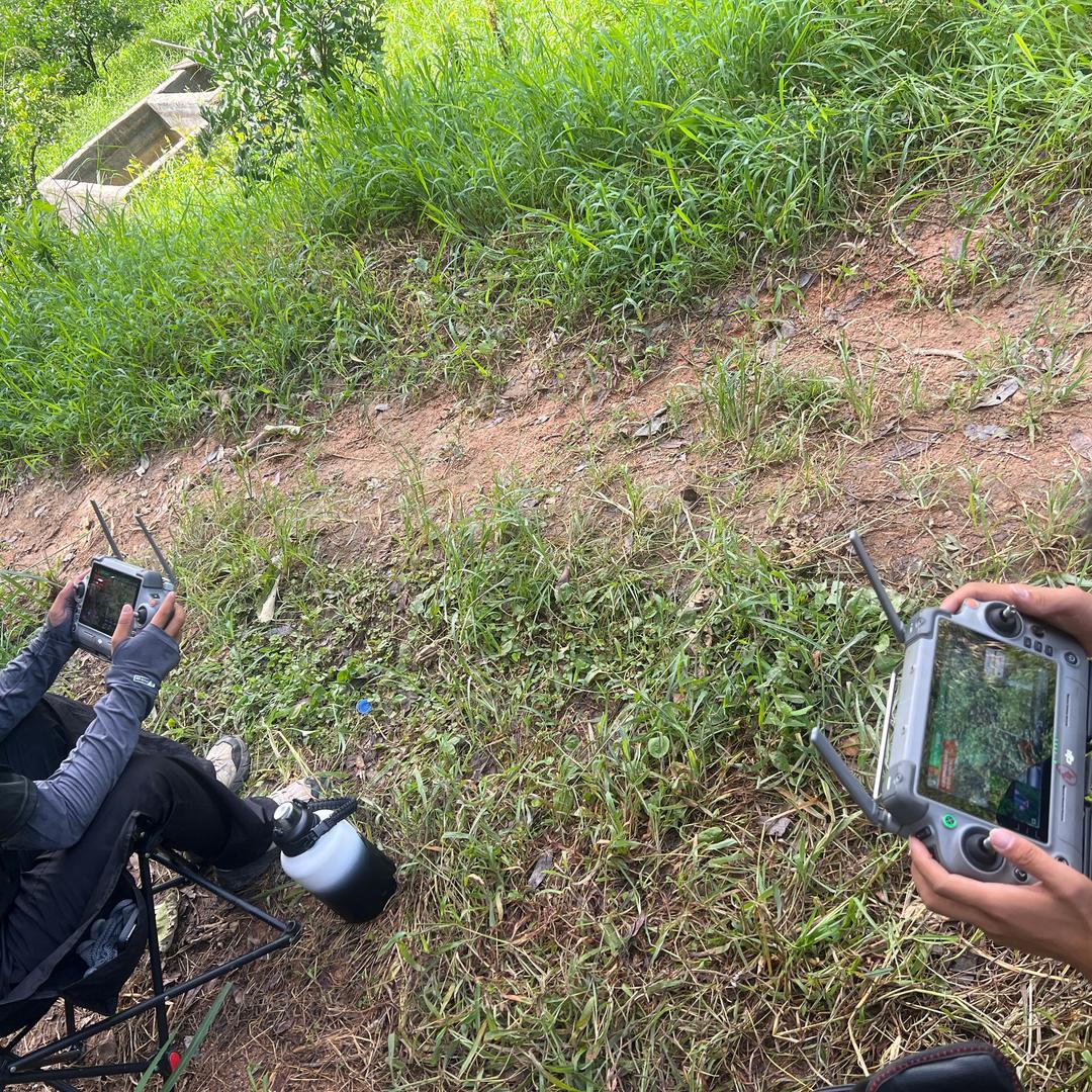 冼冼无人机吊运