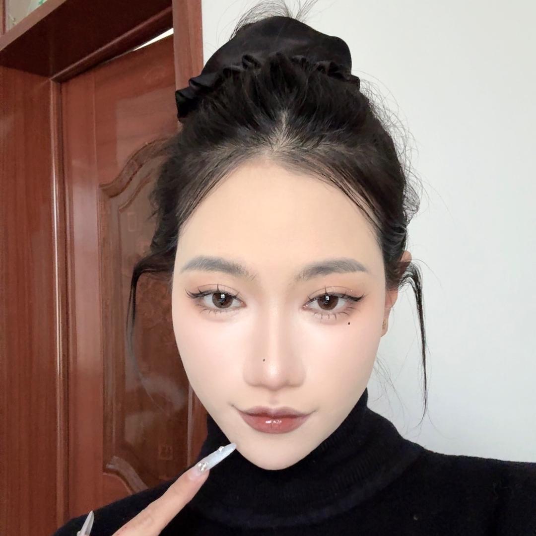 羽墨今天穿了啥