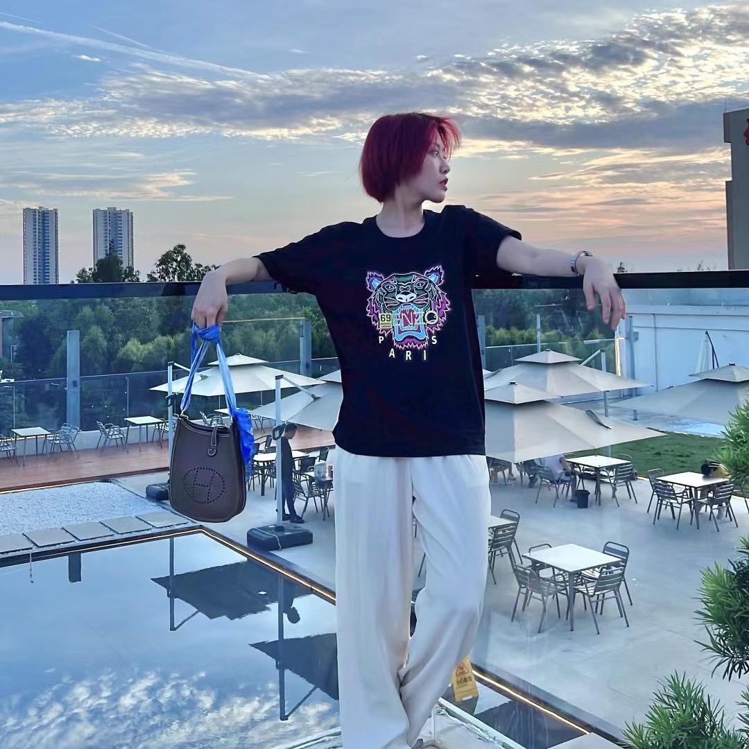 觉醒女子塑形臀馆（吴川店）