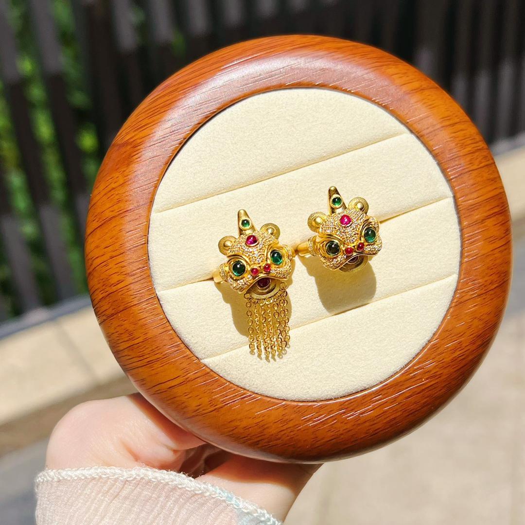 水贝搬砖人士-燕旋