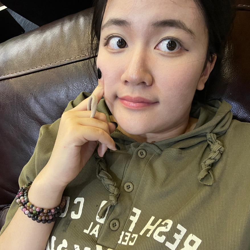 拍照指脸不是为了装可爱