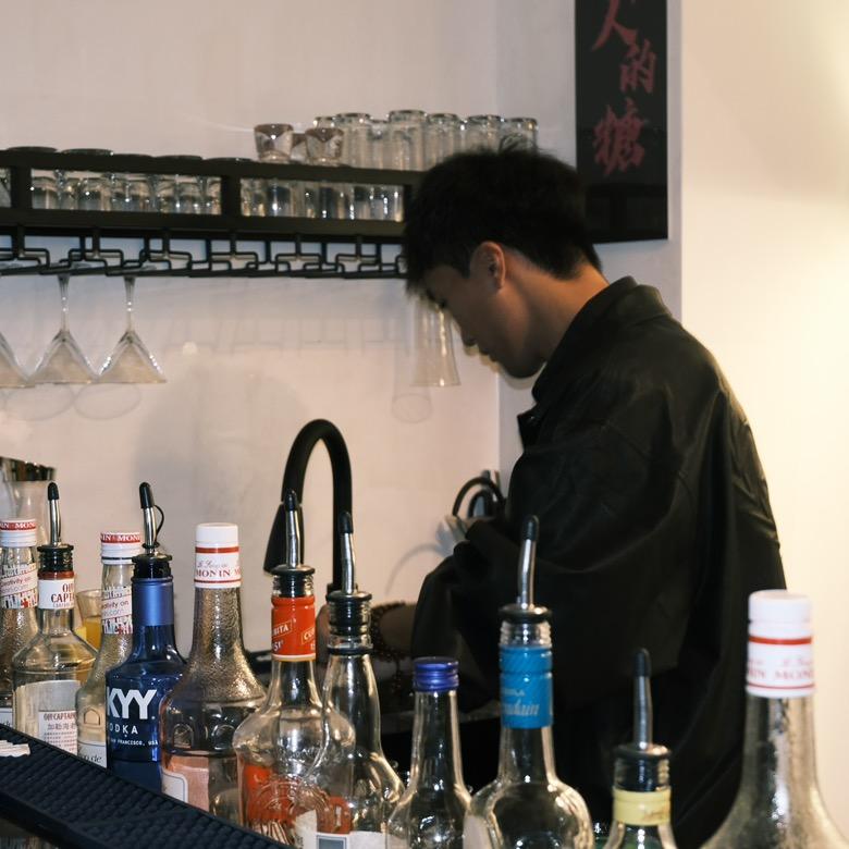 不会弹吉他的调酒师不是好的调酒师