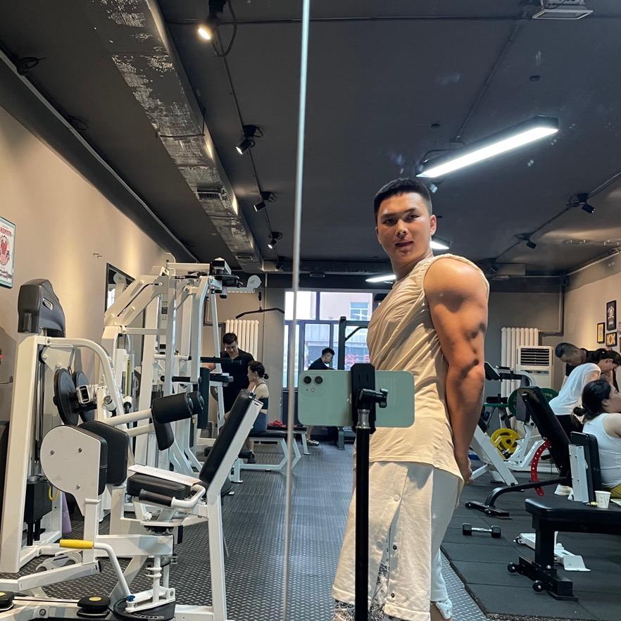 黑咖私教健身会馆